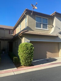 Building Photo - Folsom Parkway - 2 Bdrm, 2.5 bath located ...