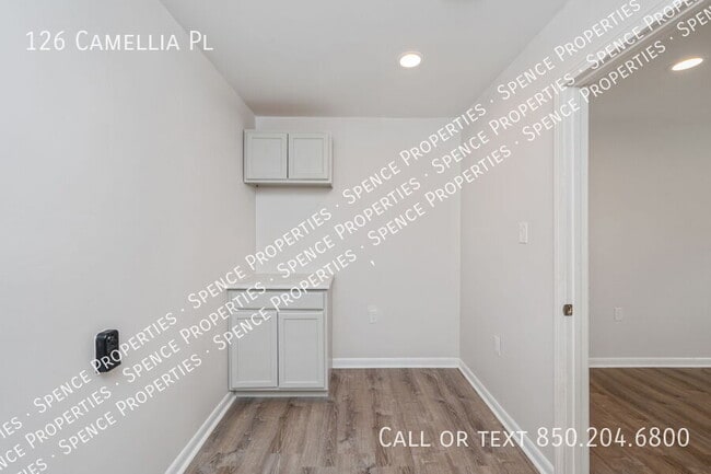 Building Photo - 126 Camellia Pl