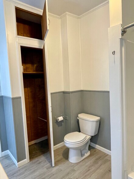 Building Photo - 128 Washington St