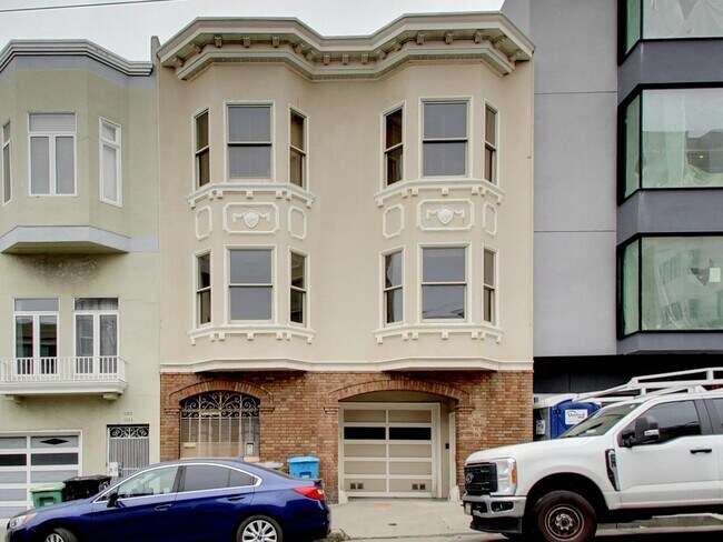 Building Photo - 1344-1346-1346 Chestnut St