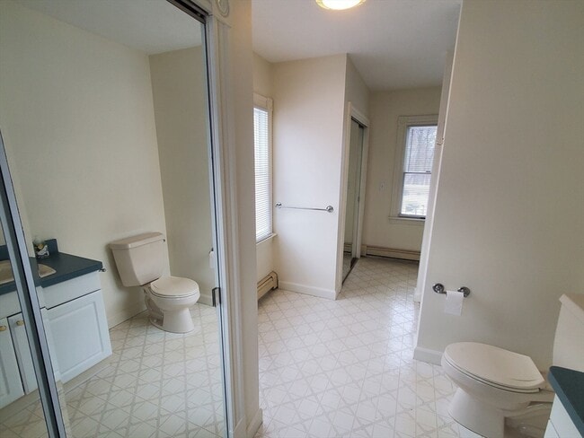 Building Photo - 40 Pine St