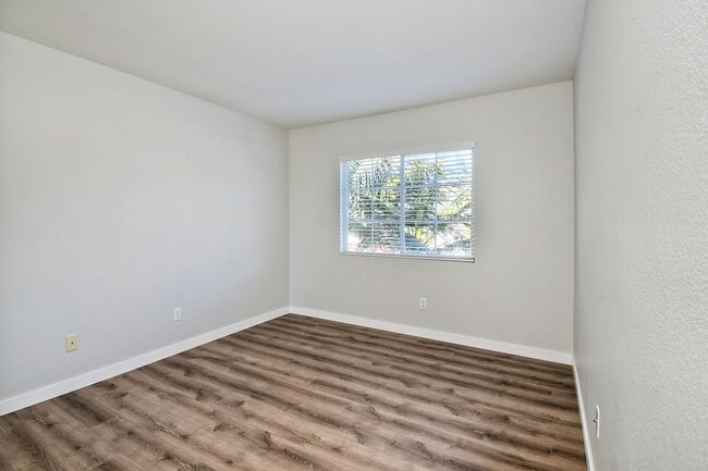 Building Photo - Beautiful home in gated community of Marbr...