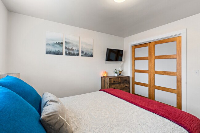 Building Photo - 925 N 9th St