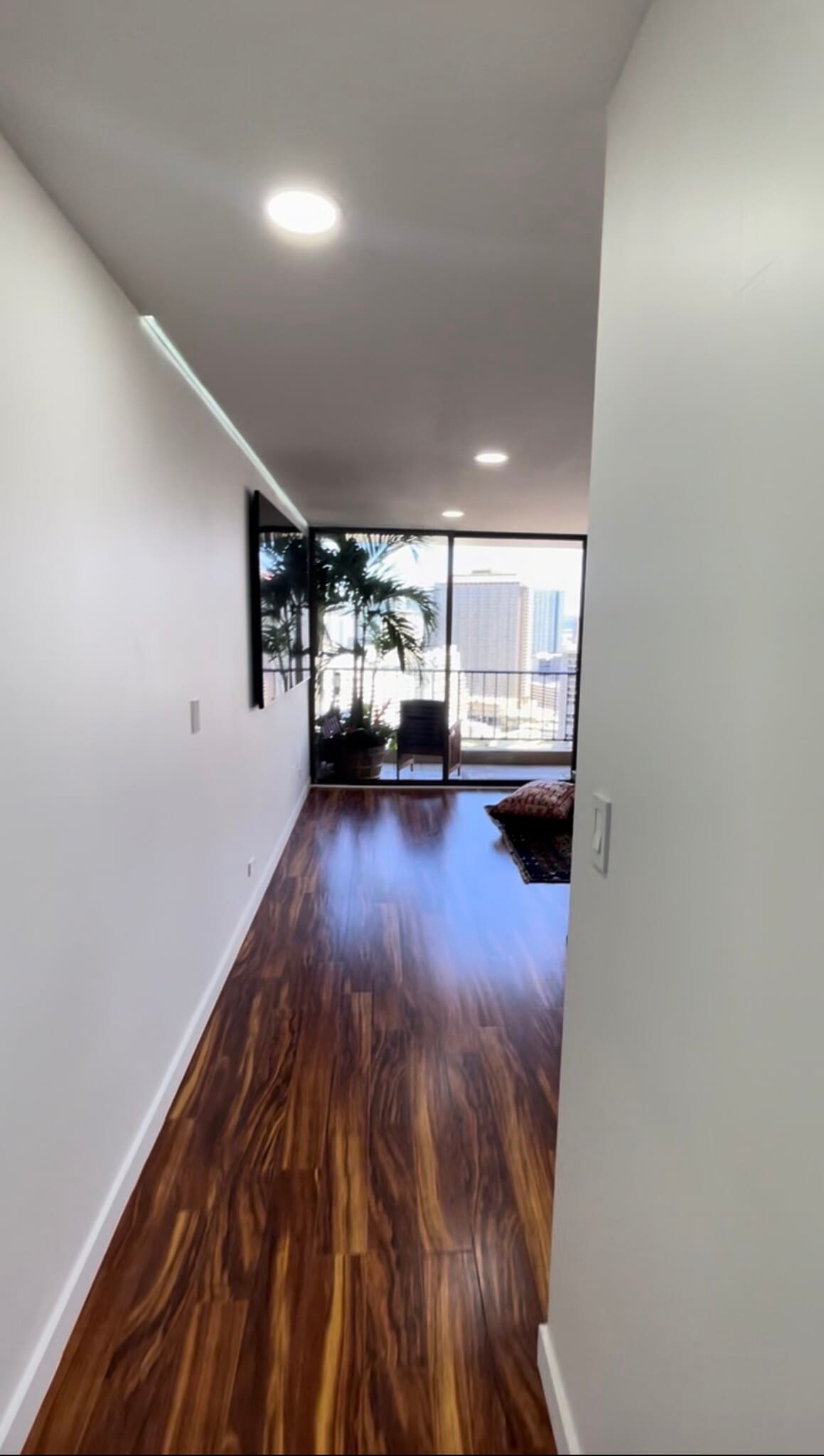 Building Photo - 411 Hobron Ln