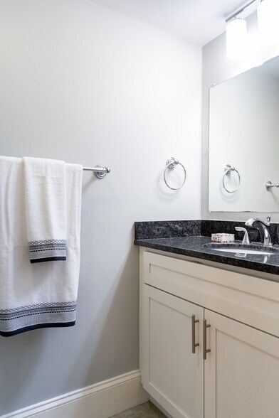 Building Photo - 2767 Washington St