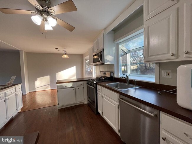 Building Photo - 7004 Wick Ln