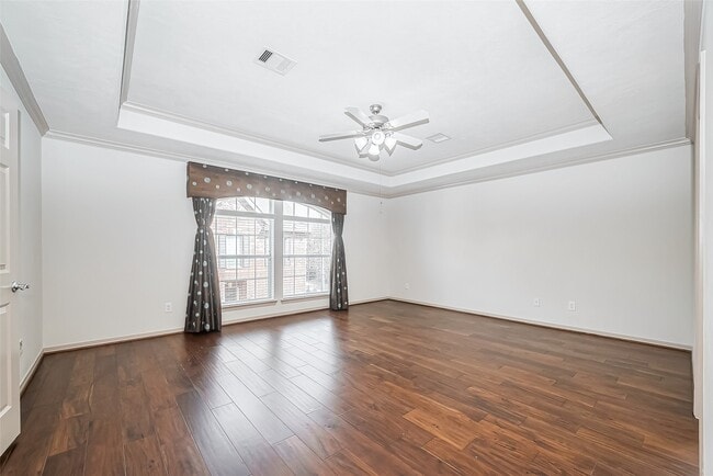 Building Photo - 1522 Olive Park