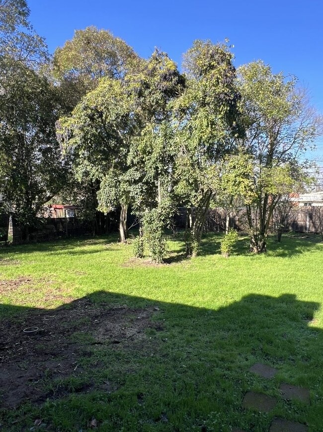 Building Photo - STUNNING REMODELED 3 BED HOME IN CARMICHAEL!