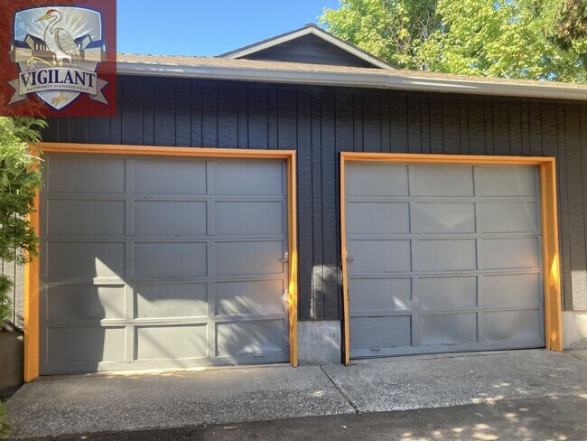 Building Photo - 8815 SW Terwilliger Blvd
