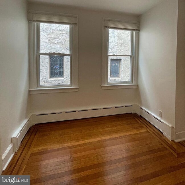 Building Photo - 641 Bainbridge St
