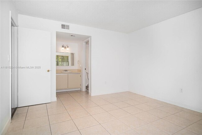 Building Photo - 5851 W 20th Ave