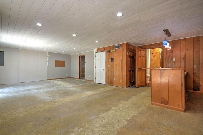 Building Photo - 3 Bedroom 2 Bathroom Home in Kingsport, TN