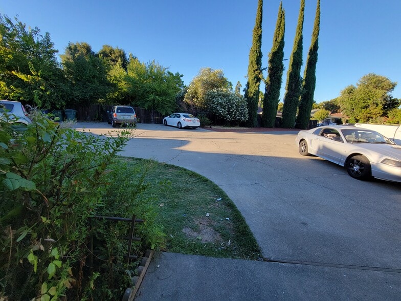 Building Photo - 2776 Kerria Way