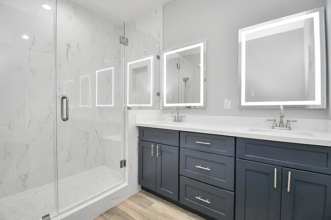 Building Photo - 5941 Southlea St