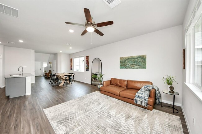 Building Photo - 2473 Carp Dr