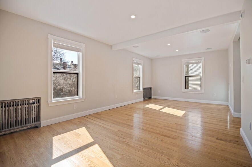 Building Photo - 29A Pine St