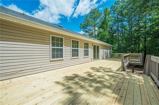 Building Photo - 437 Waterbury Way