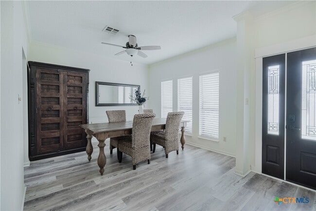 Building Photo - 1012 Pin Oak Dr