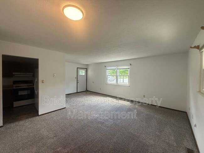 Building Photo - 68 Candlewood Ct