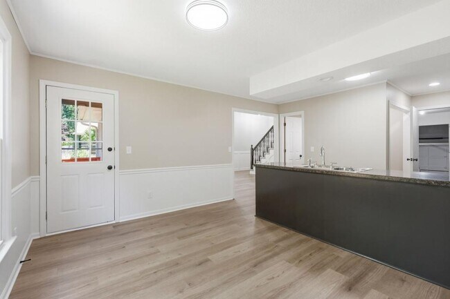 Building Photo - 11804 Oakmont St