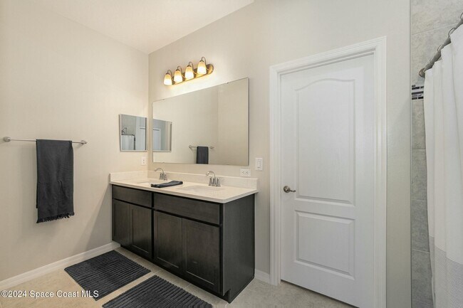 Building Photo - 4832 Shannock Ave