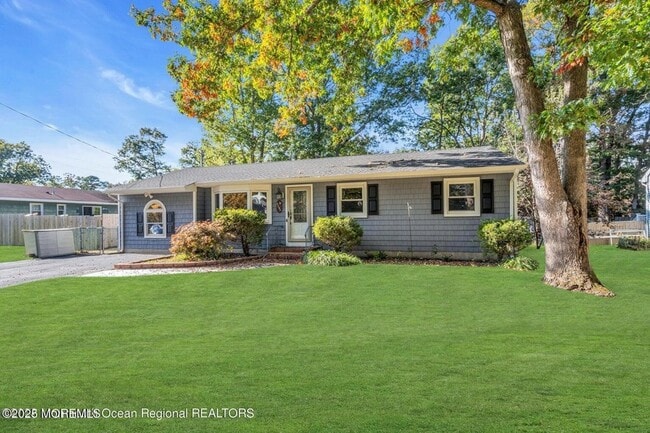 Building Photo - 2253 Llewellyn Pkwy