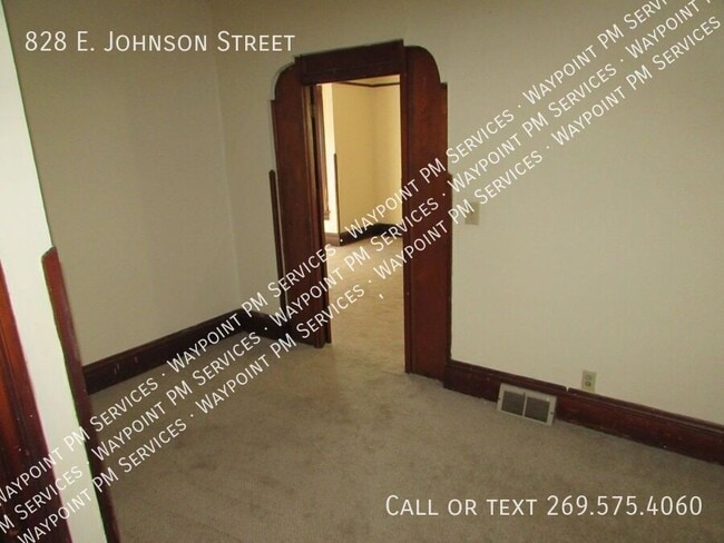 Building Photo - 828 E Johnson St