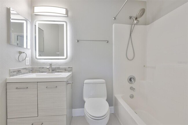 Building Photo - 10505 Opus Dr