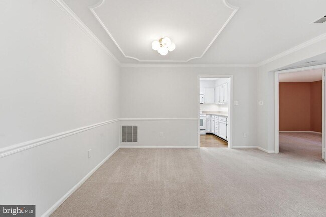 Building Photo - 5705 Brewer House Cir