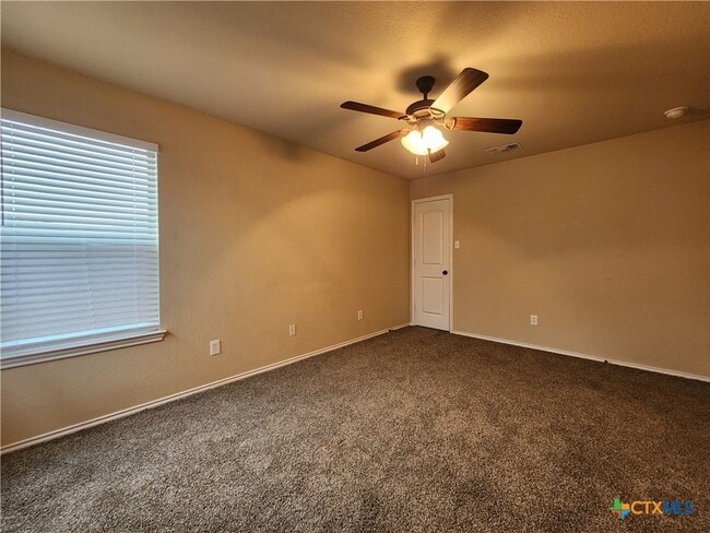 Building Photo - 303 Rosalie Dr