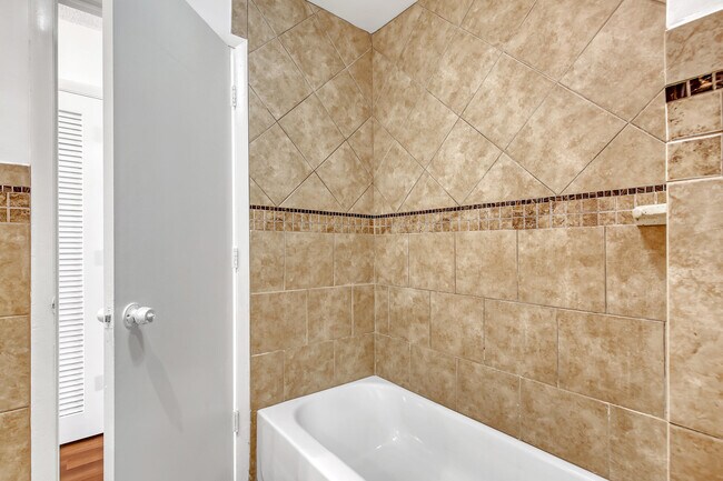 Building Photo - 241 NW 15th St