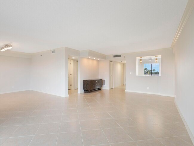 Building Photo - 7380 S Oriole Blvd