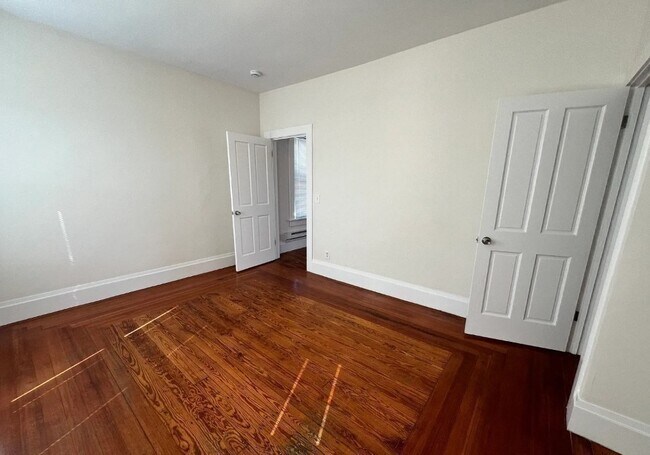 Building Photo - 27 Buttonwood St