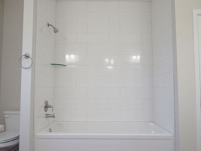 Building Photo - 408 S Zetterower Ave