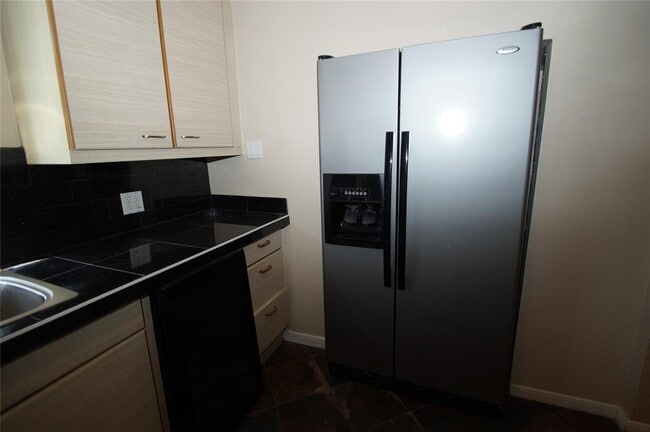 Building Photo - 5564 Aspen St