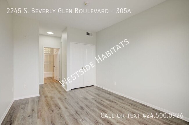Building Photo - 2245 S Beverly Glen Blvd