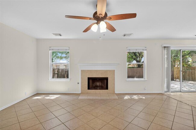 Building Photo - 1208 Heritage Hill Cove