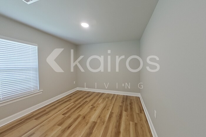 Building Photo - 22871 Balsam Dr