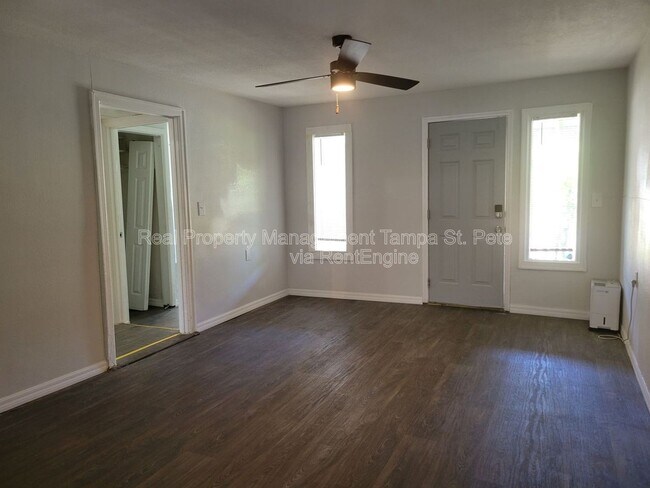 Building Photo - 618 17th Ave S