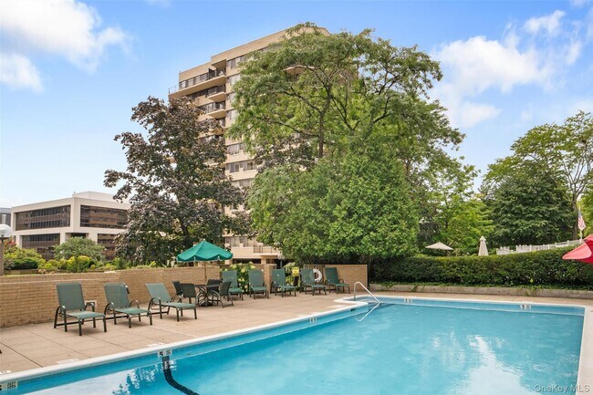 Building Photo - 25 Rockledge Ave