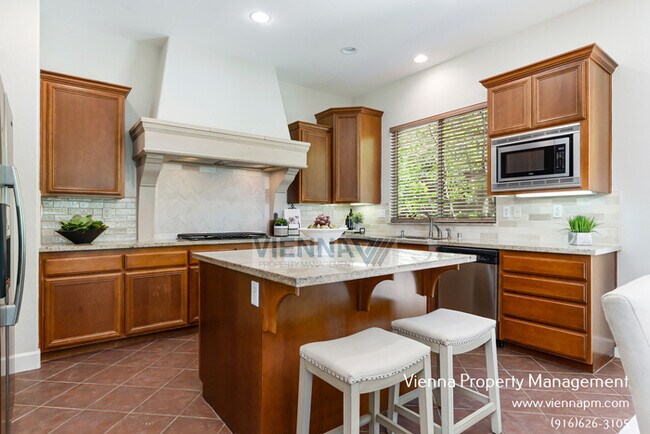 Building Photo - Beautiful 4 Bedroom Home in Catta Verdera