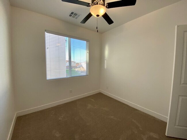 Building Photo - 2473 350 N
