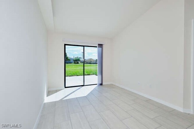 Building Photo - 1303 SE 8th Pl