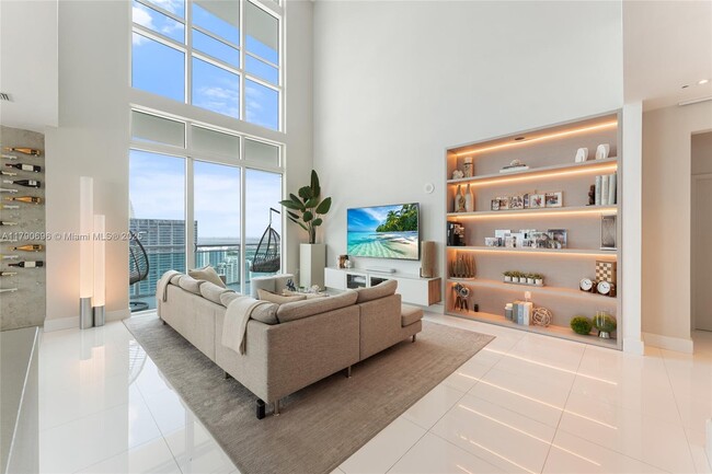 Primary Photo - 950 Brickell Bay Dr