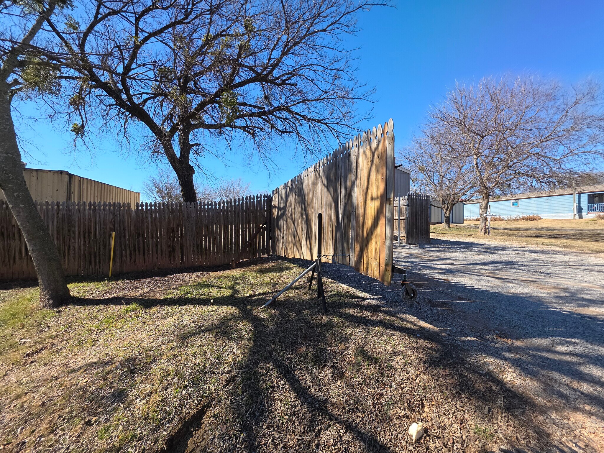 Building Photo - 511 S California St