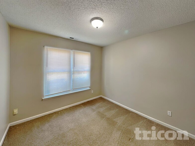 Building Photo - 4312 Windjammer Ct SW