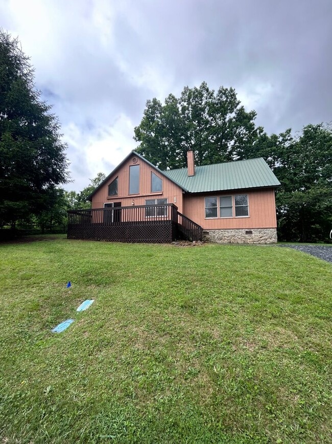 Primary Photo - Ashe Lake Community Home Surrounded By Nat...
