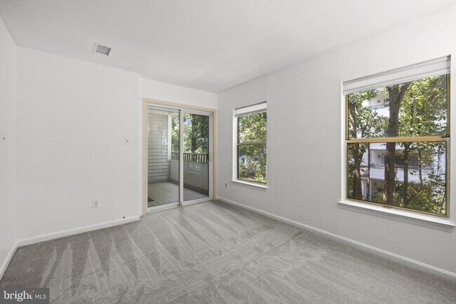 Building Photo - 7713 Lafayette Forest Dr
