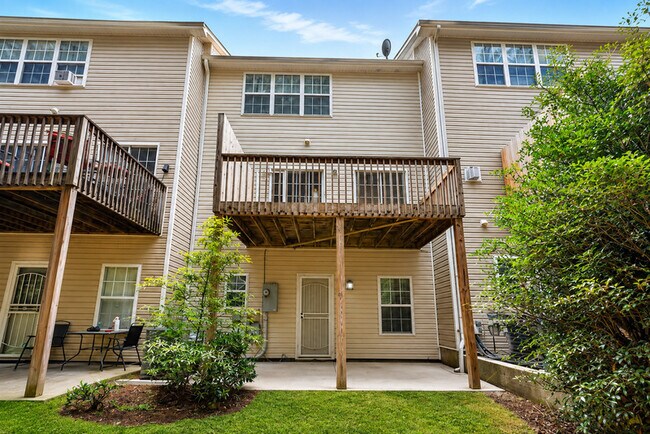 Building Photo - 730 Celeste Ln