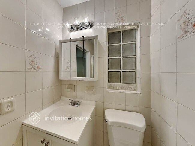 Building Photo - 1931 NE 43rd Ct